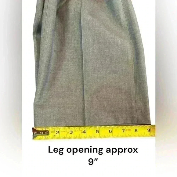 David Taylor Classic Fit “The Perfect Pant Pleated”. Size 36x30. - Picture 5 of 8